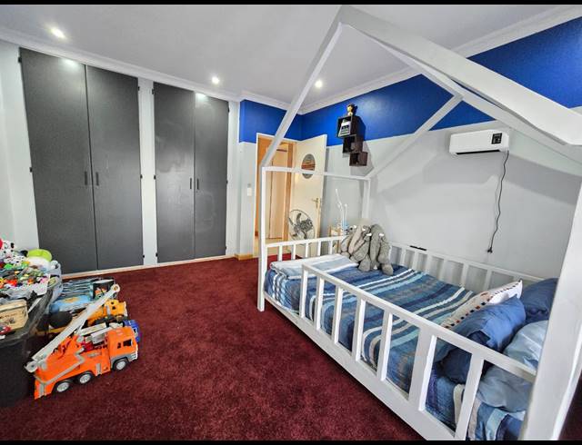 8 BEDROOM HOUSE FOR SALE IN BASSONIA